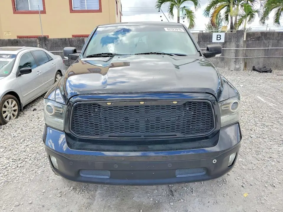 2014 RAM 1500 SLT  