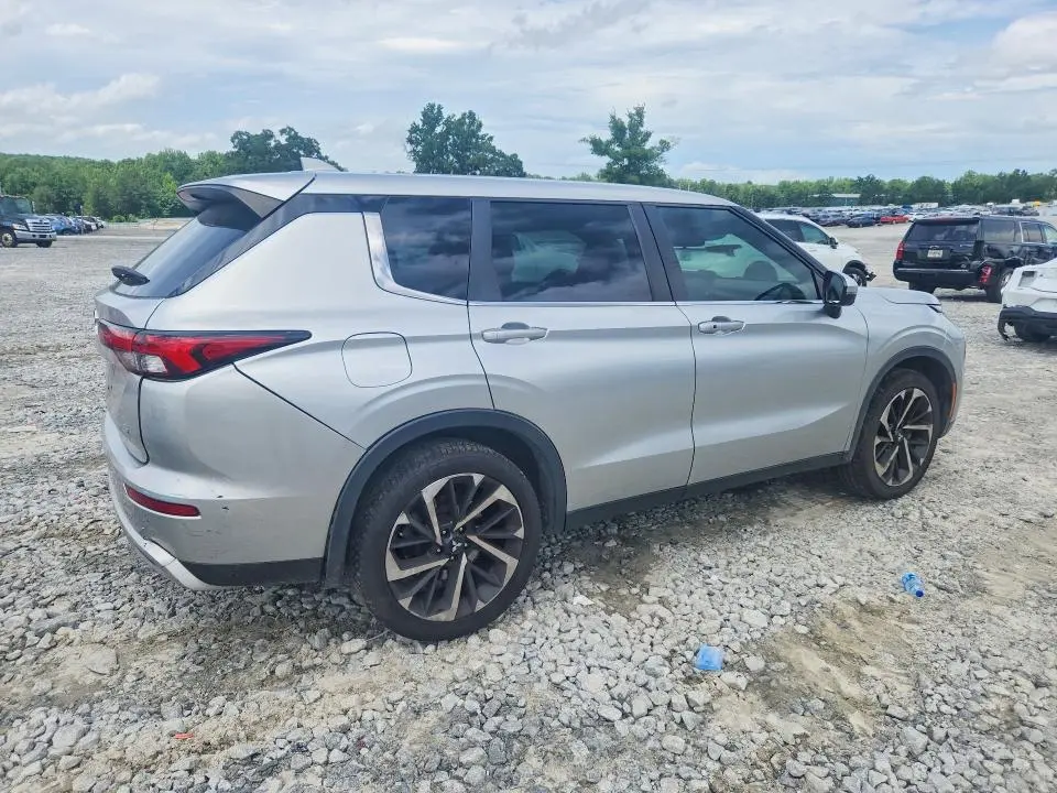 2022 MITSUBISHI OUTLANDER SE  