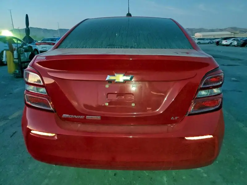 2017 CHEVROLET SONIC LT  