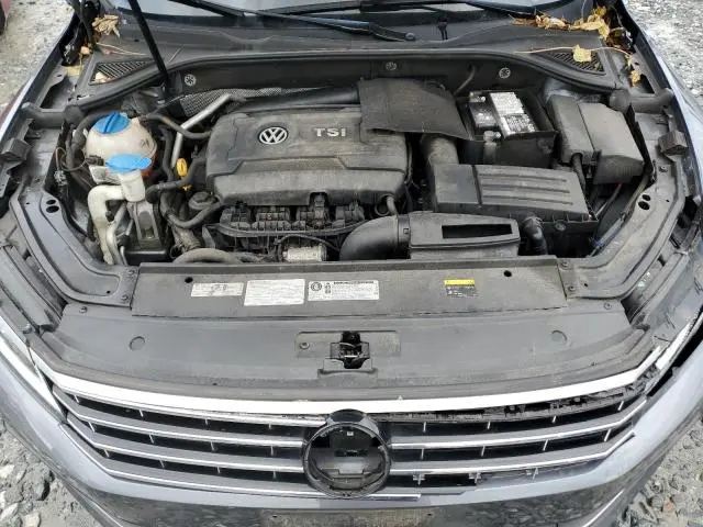 2017 VOLKSWAGEN PASSAT SE  