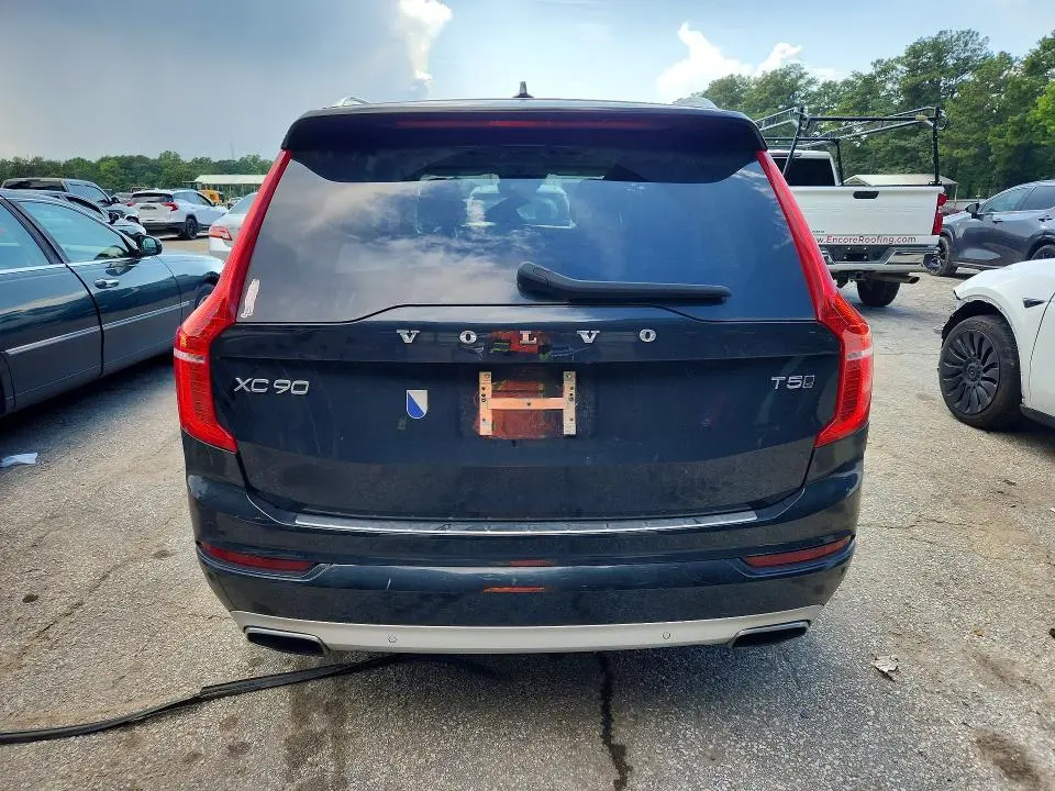 2021 VOLVO XC90 T5 MOMENTUM  