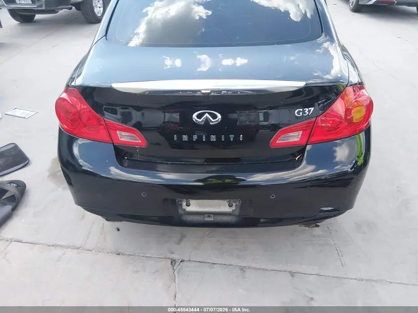 2012 INFINITI G37 JOURNEY
