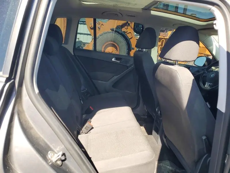 2013 VOLKSWAGEN TIGUAN S  