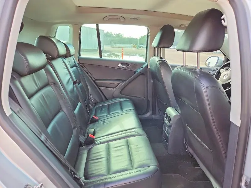 2011 VOLKSWAGEN TIGUAN S  