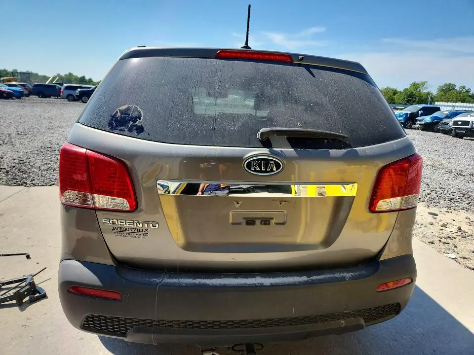 2013 KIA SORENTO LX  