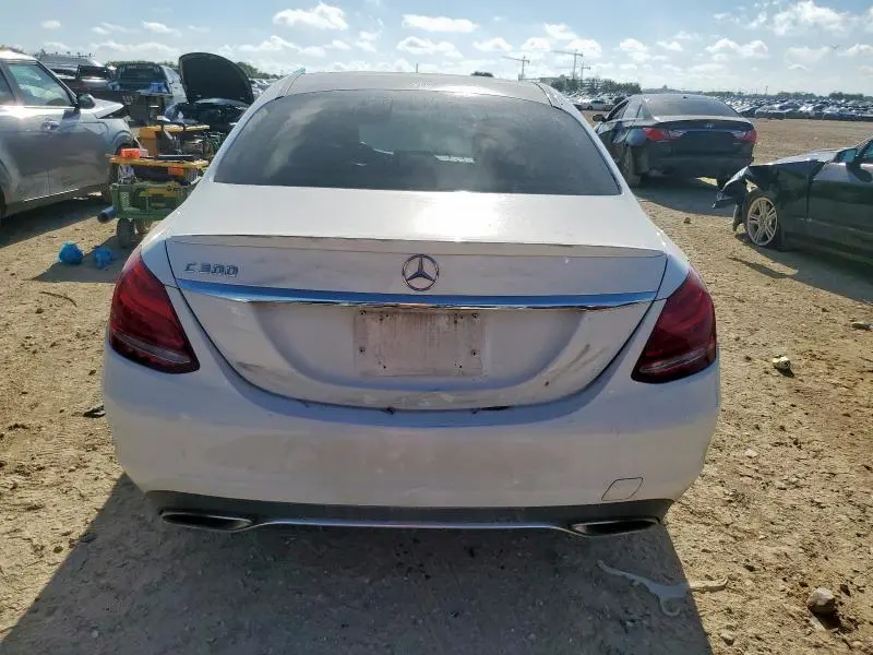 2016 MERCEDES-BENZ C 300  