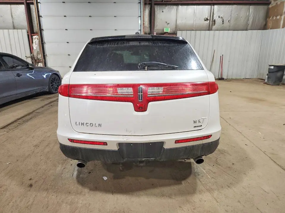 2013 LINCOLN MKT   