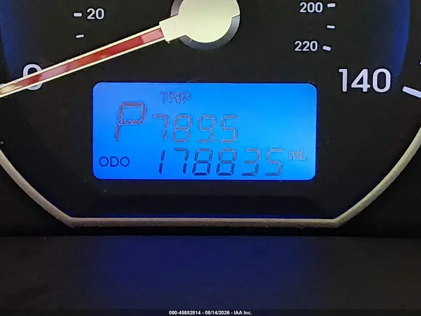 2011 HYUNDAI SANTA FE SE