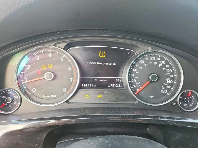 2013 VOLKSWAGEN TOUAREG V6  