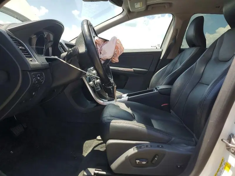 2015 VOLVO XC60 T5 PREMIER  