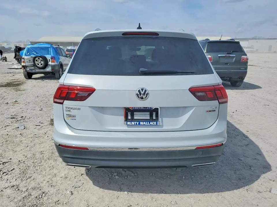 2018 VOLKSWAGEN TIGUAN SE  