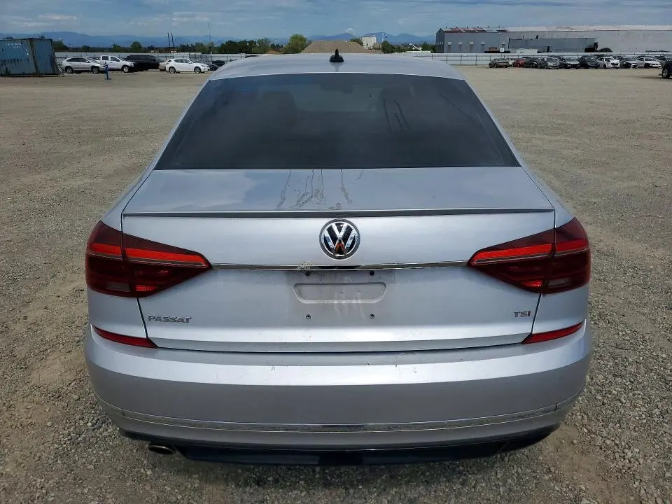 2017 VOLKSWAGEN PASSAT R-LINE  
