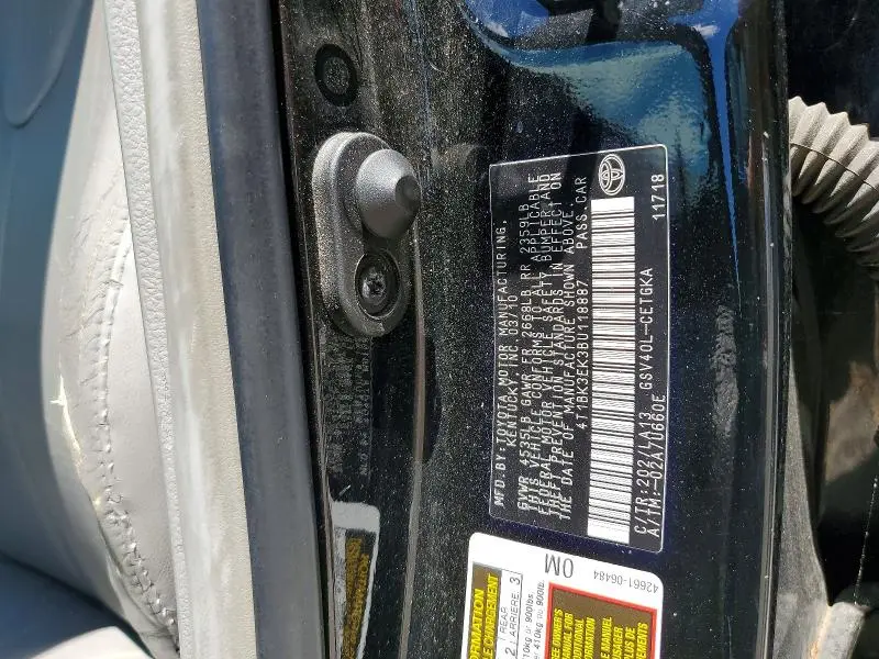 2011 TOYOTA CAMRY XLE V6  