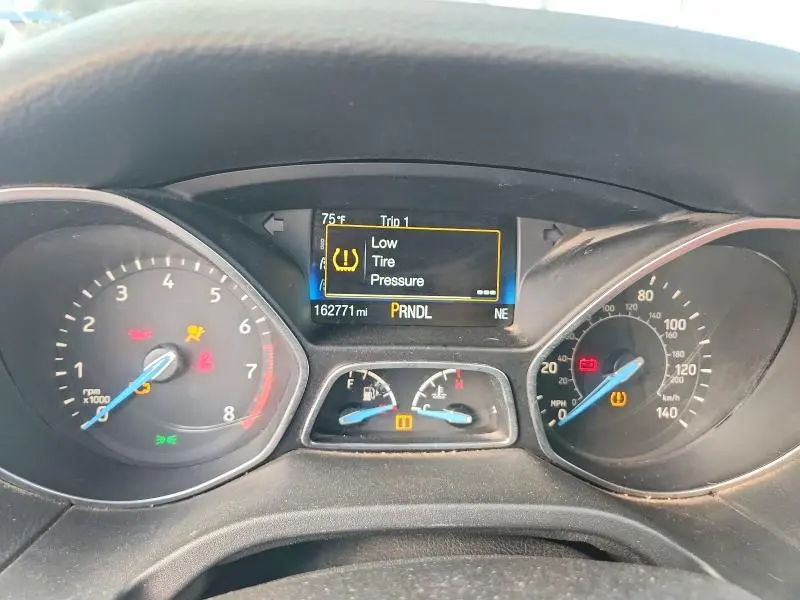 2015 FORD FOCUS SE  