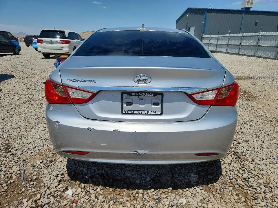 2011 HYUNDAI SONATA GLS  