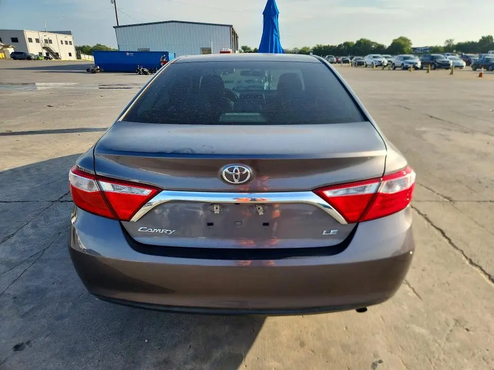 2017 TOYOTA CAMRY LE  