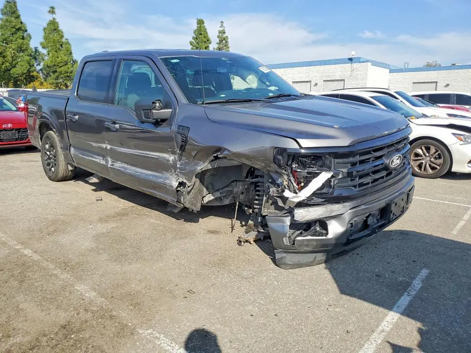 2024 FORD F150 XLT  