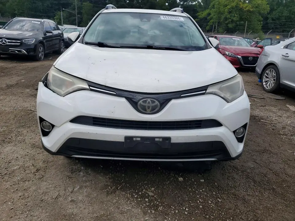 2017 TOYOTA RAV4 XLE  