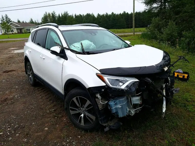 2018 TOYOTA RAV4 XLE  