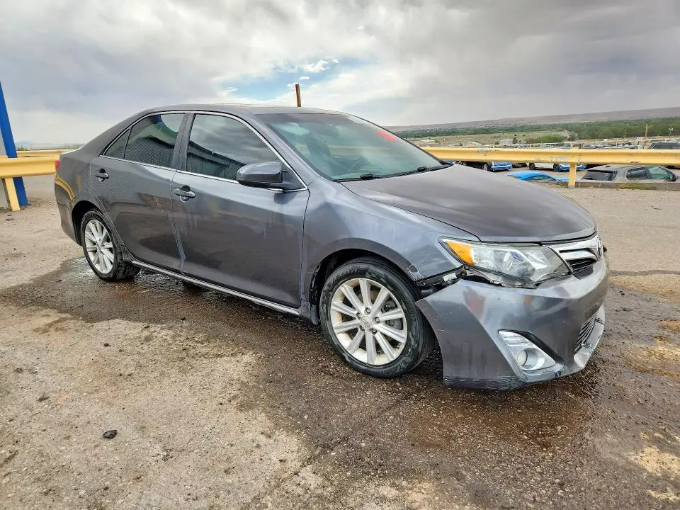 2013 TOYOTA CAMRY XLE  