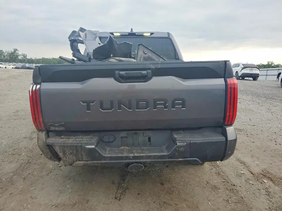 2025 TOYOTA TUNDRA SR5  