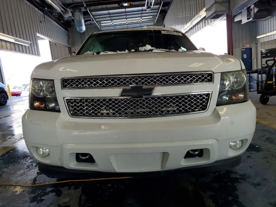 2011 CHEVROLET SUBURBAN K1500 LTZ  