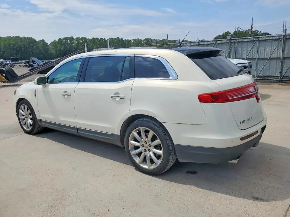 2013 LINCOLN MKT   