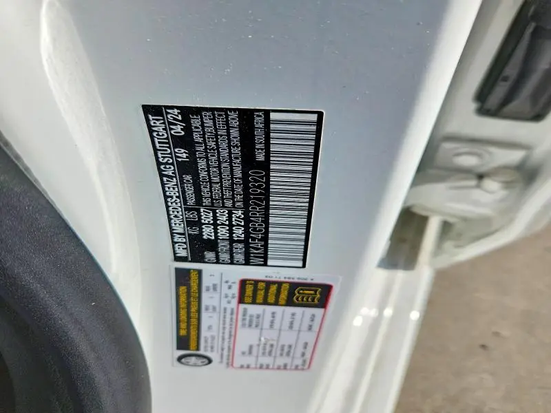 2024 MERCEDES-BENZ C 300  