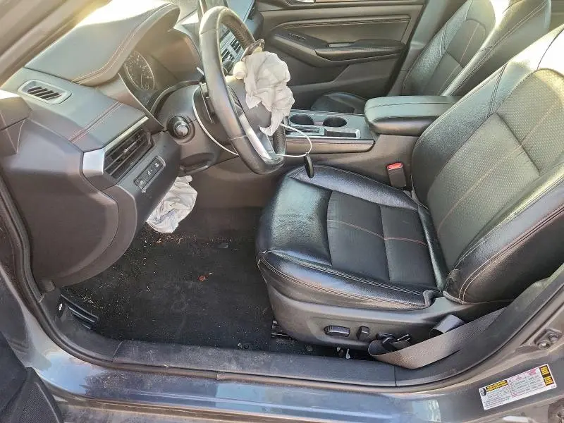 2019 NISSAN ALTIMA SR  