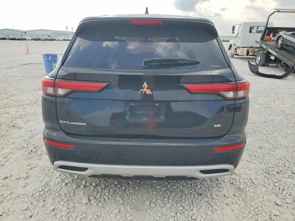 2022 MITSUBISHI OUTLANDER SE  
