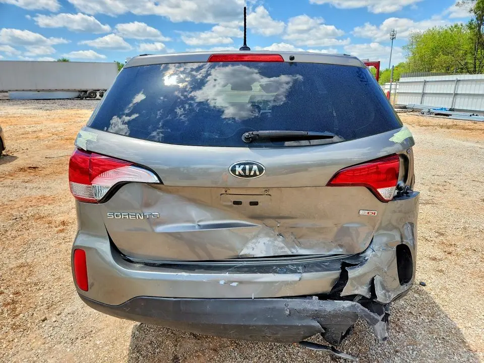 2015 KIA SORENTO LX  