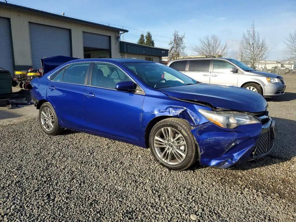 2015 TOYOTA CAMRY SE  