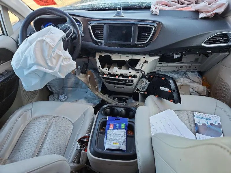 2021 CHRYSLER VOYAGER LXI  