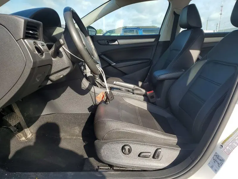 2021 VOLKSWAGEN PASSAT SE  
