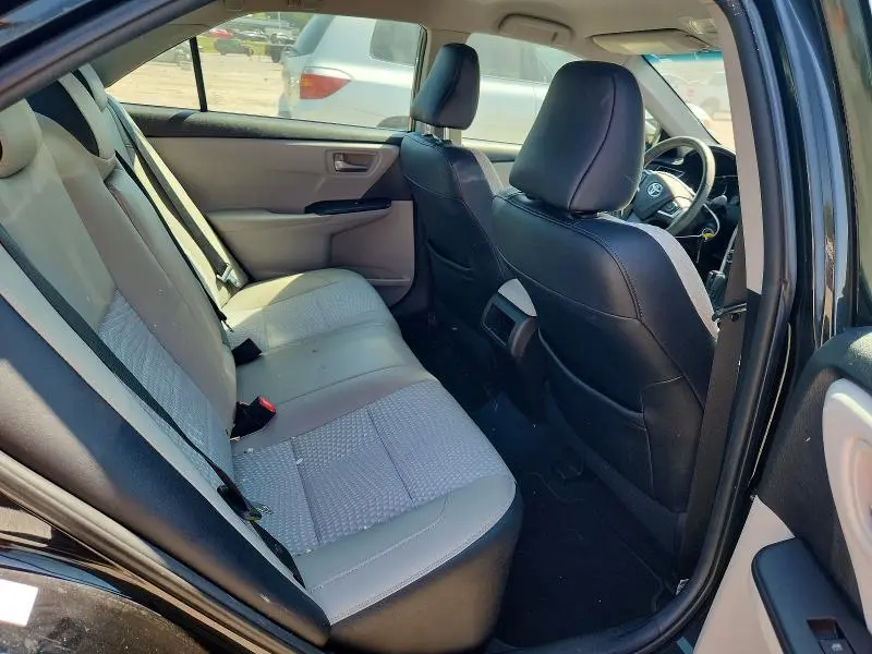 2015 TOYOTA CAMRY SE  