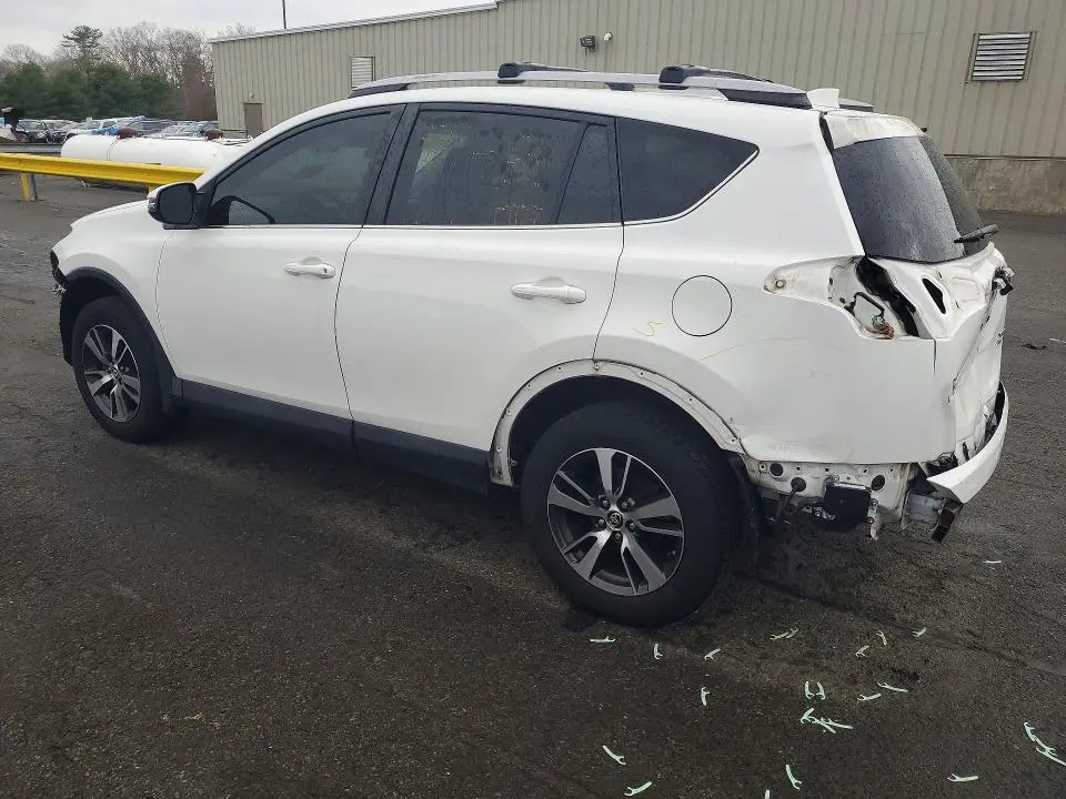 2018 TOYOTA RAV4 XLE  