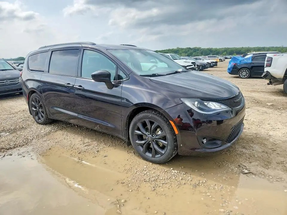 2019 CHRYSLER PACIFICA TOURING PLUS  