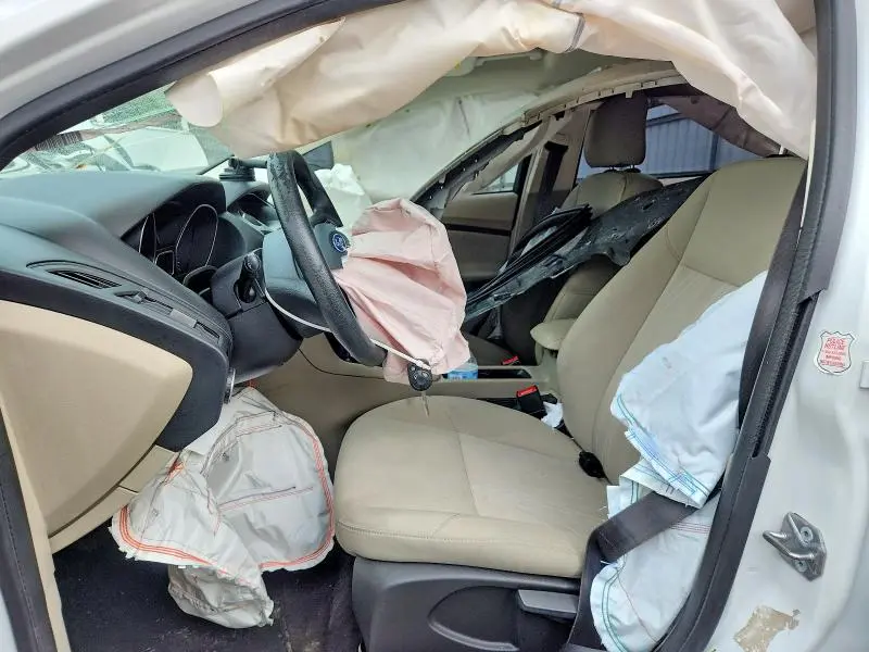 2017 FORD FOCUS SE  