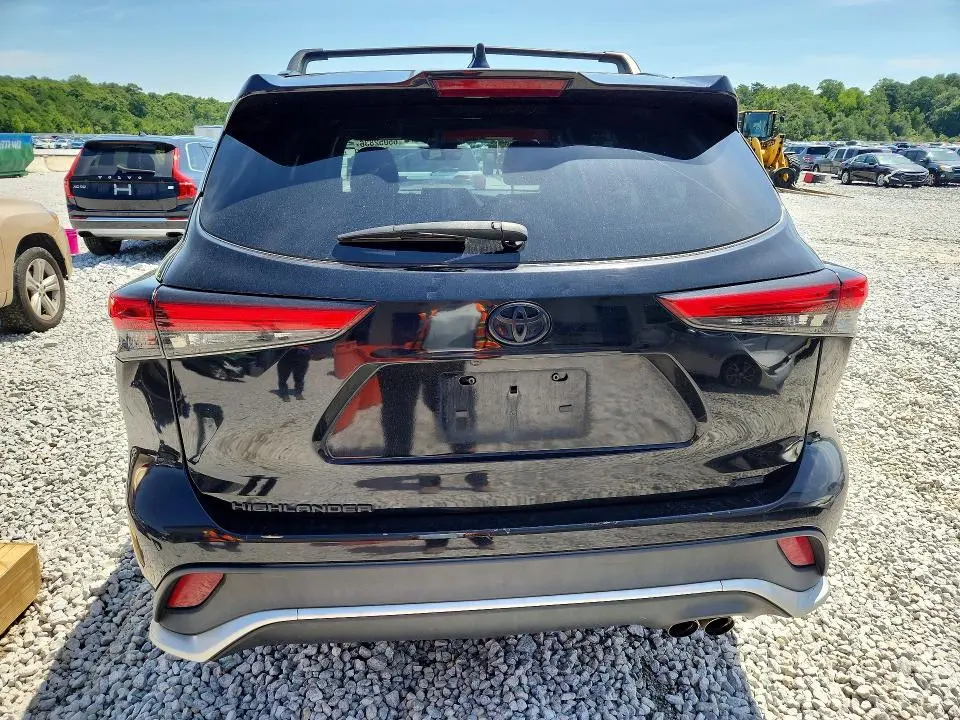 2022 TOYOTA HIGHLANDER XSE  