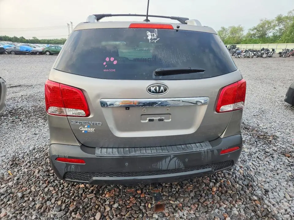 2013 KIA SORENTO LX  