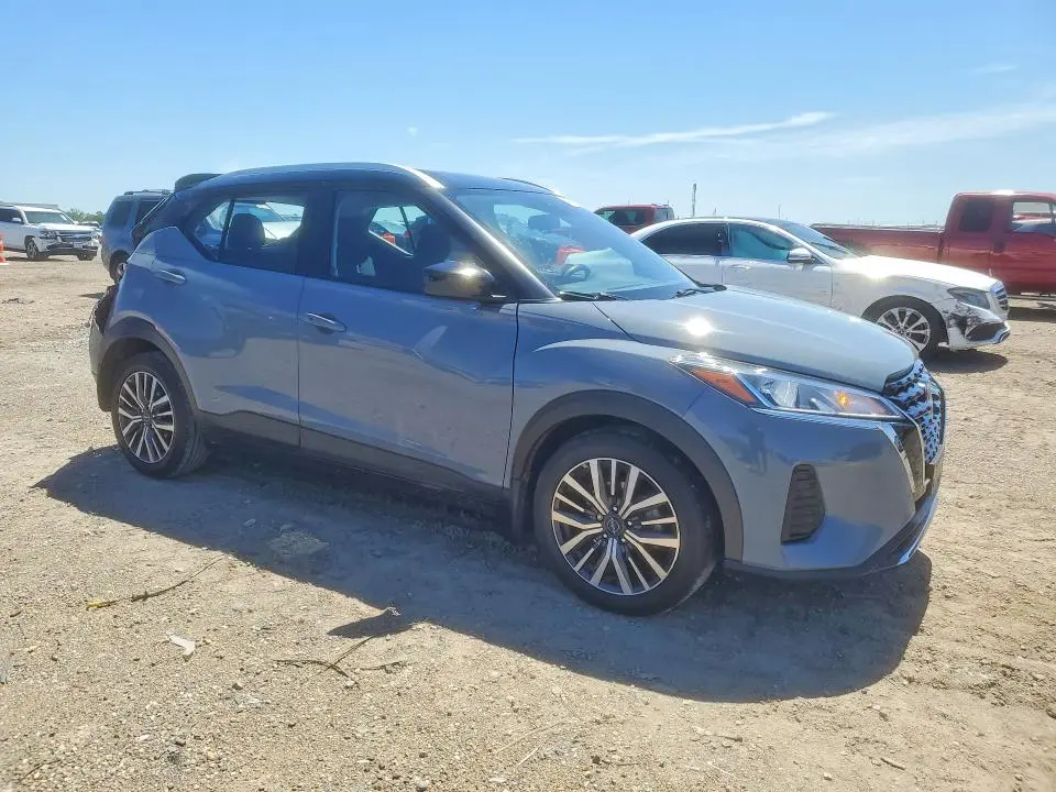 2023 NISSAN KICKS SV  