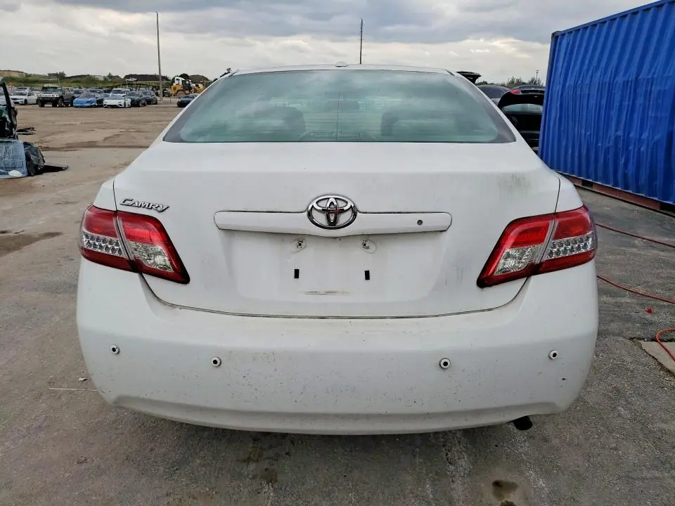 2010 TOYOTA CAMRY BASE  