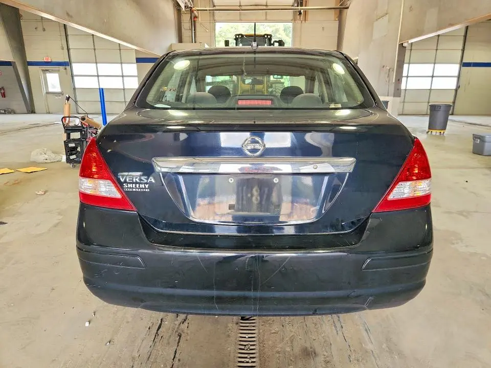 2011 NISSAN VERSA 1.8 S  