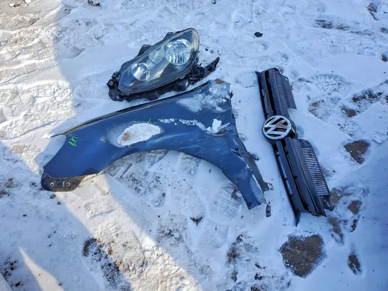 2011 VOLKSWAGEN GOLF   