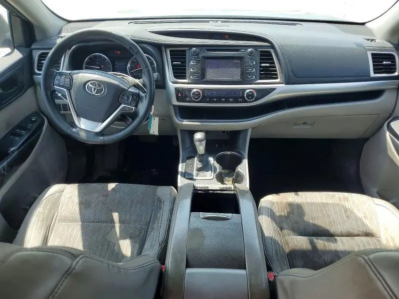 2015 TOYOTA HIGHLANDER LE PLUS  