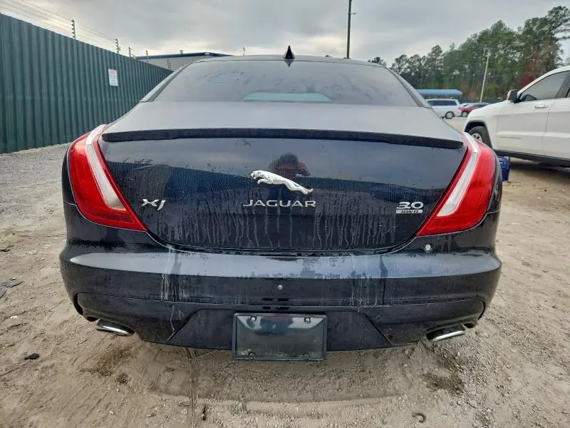 2016 JAGUAR XJ   