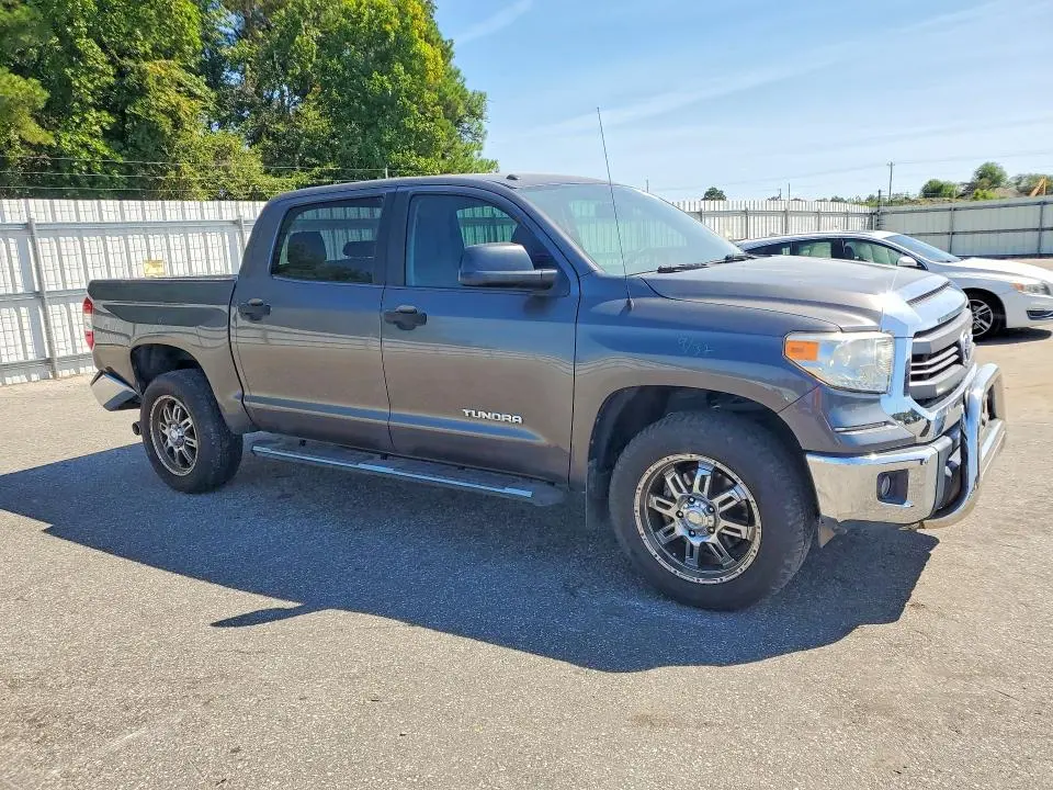 2015 TOYOTA TUNDRA CREWMAX SR5  
