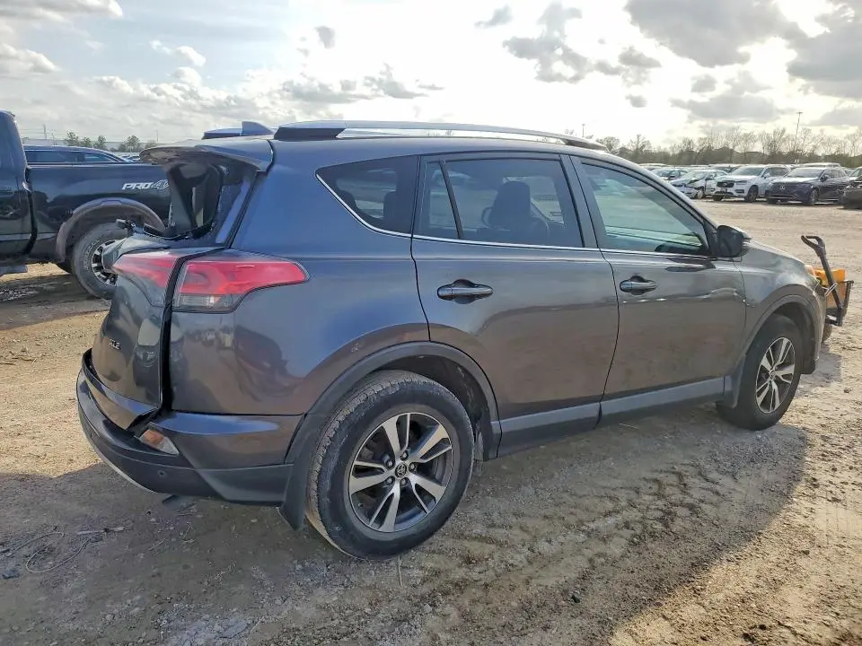 2018 TOYOTA RAV4 XLE  