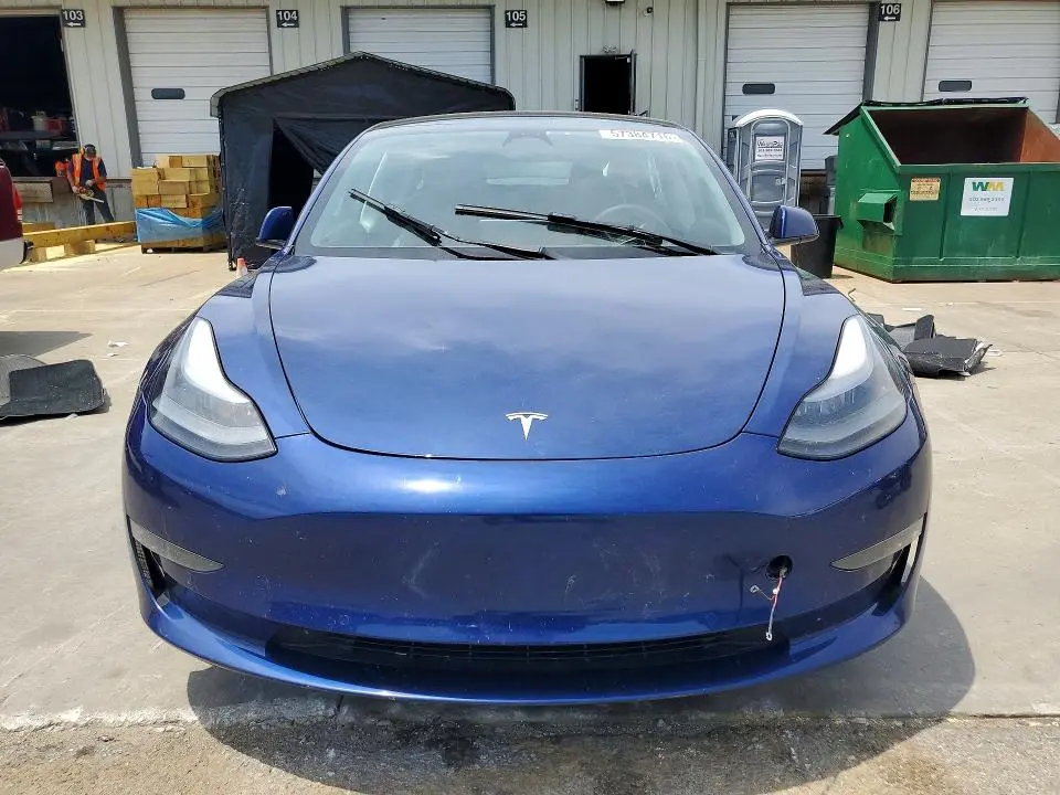 2022 TESLA 3   