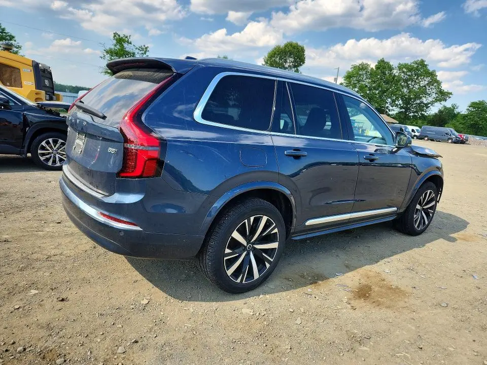 2025 VOLVO XC90 CORE  